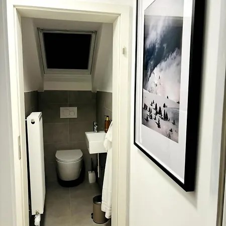 Rema Homes - Dachgeschoss Klima 3x Queen-size Balkon Kueche Tv *