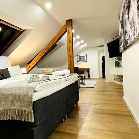 Dachgeschoss Klima 3x Queen Size Balkon Kueche Tv Apartment