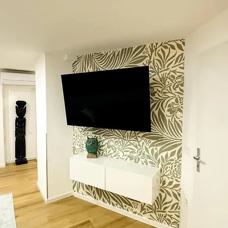 Apartment Dachgeschoss Klima 3x Queen Size Balkon Kueche Tv