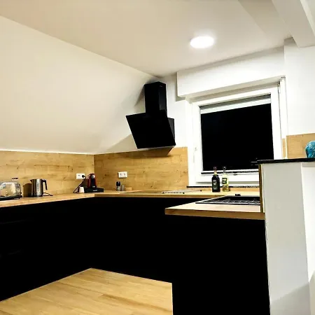 Dachgeschoss Klima 3x Queen Size Balkon Kueche Tv Apartment *