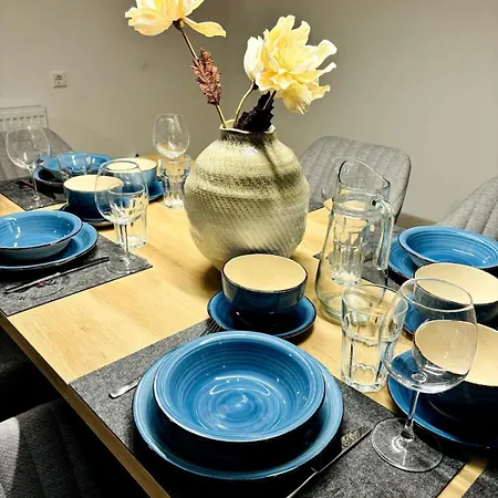 Apartment Rema Homes - Dachgeschoss Klima 3x Queen-size Balkon Kueche Tv *